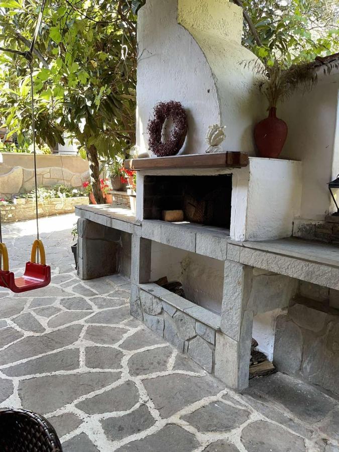Theodoras House Pension Nea Iraklitsa Buitenkant foto