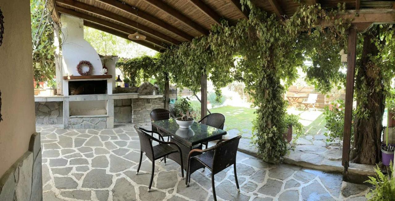Theodoras House Pension Nea Iraklitsa Buitenkant foto