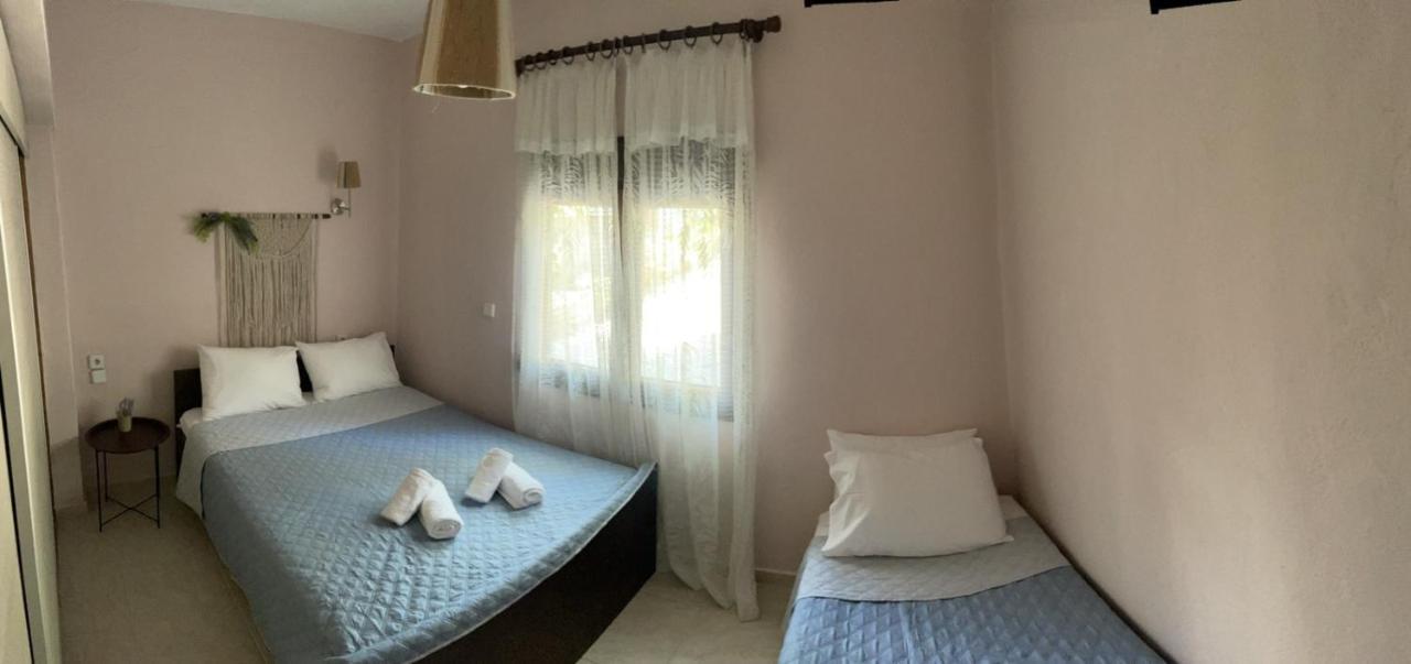 Theodoras House Pension Nea Iraklitsa Buitenkant foto